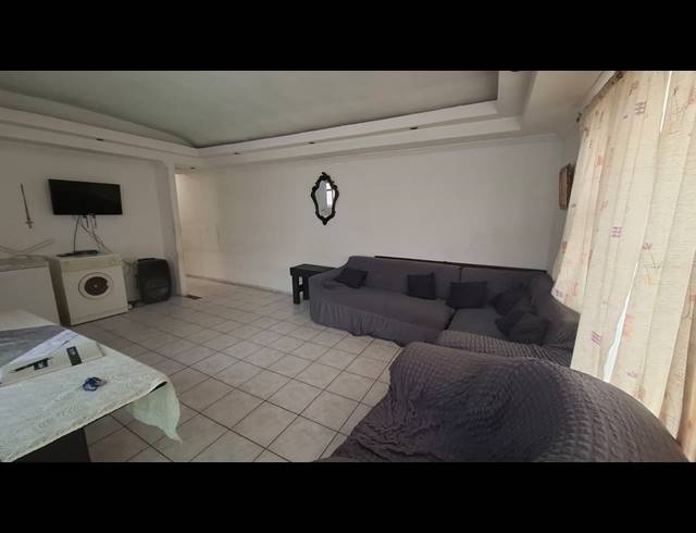 3 BEDROOM FREEHOLD FOR SALE IN WOODLANDS